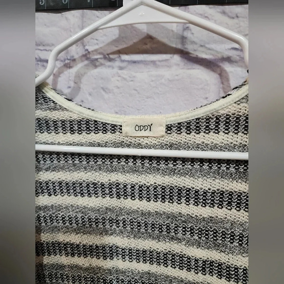 Sleeveless, open-front, knee-length Oddy brand sweater Size Large - Picture 6 of 7